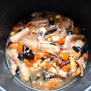 胡萝卜香菇排骨焖饭的做法图解5