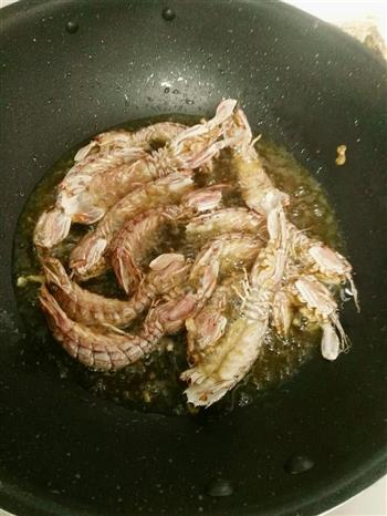 椒盐琵琶虾的做法图解3
