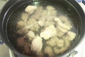 大雪润燥滋补-萝卜马蹄羊肉汤的做法步骤3