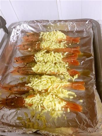 蒜蓉芝士焗大虾的做法步骤8
