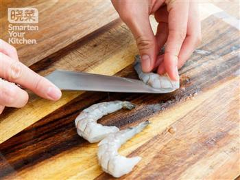 香煎虾仁配牛油果酱的做法步骤5