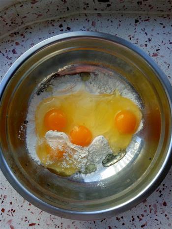 鸟巢鸡蛋饼的做法步骤2