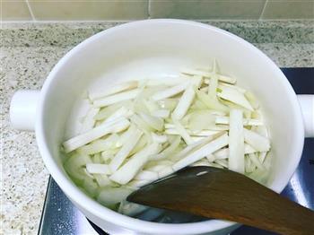 韩式泡菜锅的做法图解3