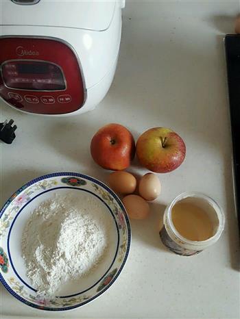 甜甜苹果圈的做法步骤1