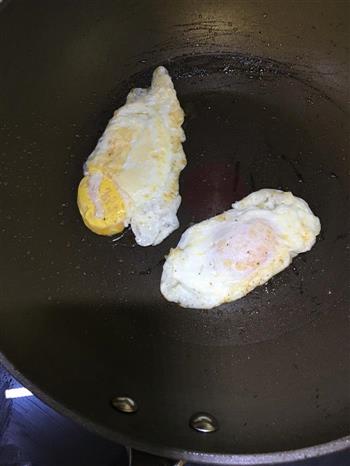 鸡蛋火腿三明治的做法步骤4