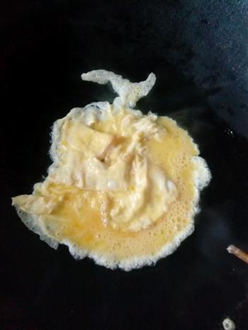 木耳鸡蛋炒面的做法步骤2