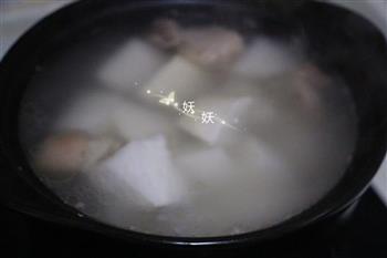 热腾腾的萝卜炖羊肉汤的做法图解5
