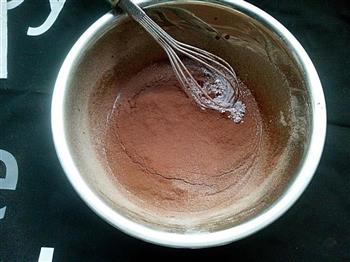 巧克力戚风蛋糕的做法步骤3