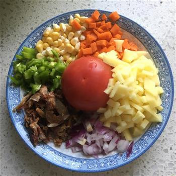 香肠土豆焖饭-焖出来的一整锅营养的做法步骤1