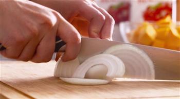 不可思议的得乐思美食视频教程-奶油南瓜汤的做法步骤2