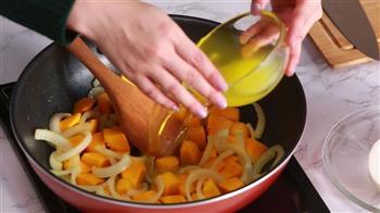 不可思议的得乐思美食视频教程-奶油南瓜汤的做法图解5
