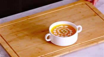 不可思议的得乐思美食视频教程-奶油南瓜汤的做法步骤9