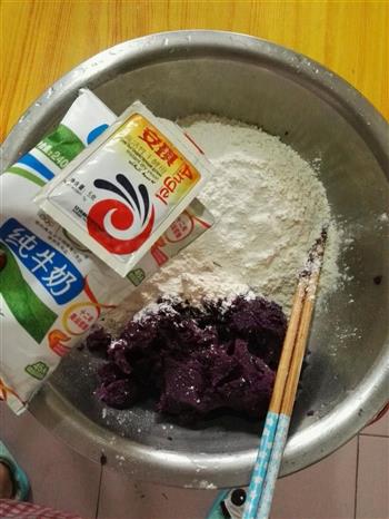 奶香紫薯豆沙包的做法步骤1