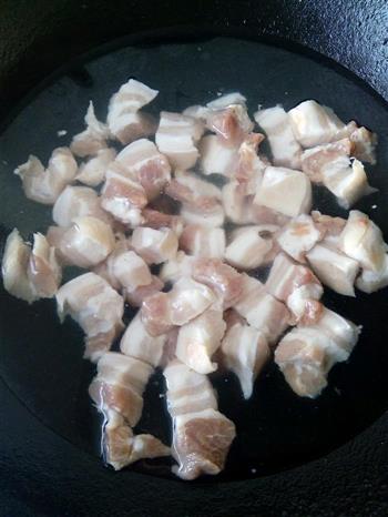 荔浦芋头烧五花肉的做法步骤2