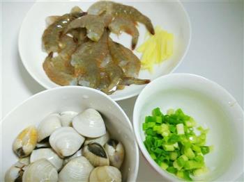 蛤蜊明虾粥的做法步骤3