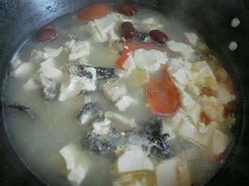 一条鱼的绝佳吃法-鱼头豆腐汤和滑鱼片的做法步骤8