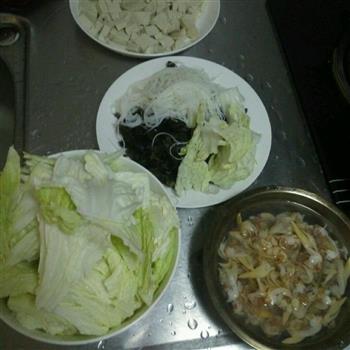 蛤蜊白菜豆腐汤的做法图解1