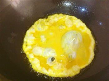 详细介绍香肠鸡蛋炒饭的做法图解2