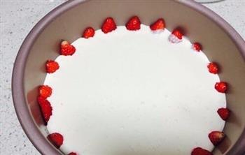 草莓白巧克力慕斯蛋糕的做法步骤7