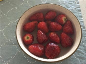 抹茶草莓奶油卷的做法图解9