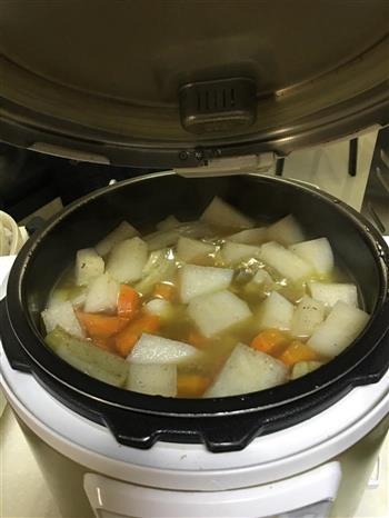 红白萝卜排骨汤的做法步骤1