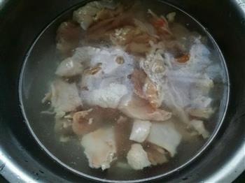 香菇滑鸡--蒸美味的做法步骤2
