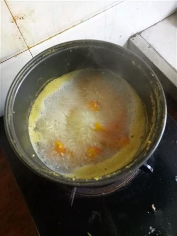 焖烧杯版小米南瓜粥的做法步骤3
