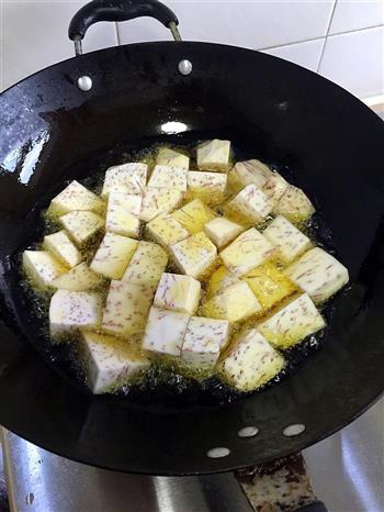 超下饭的芋头红烧肉-肉肥而不腻，香糯滑口的做法步骤4