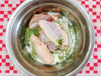小鱼生餐鸡肉篇④香草烤鸡翅的做法步骤1