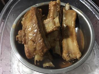 小鱼生餐猪肉篇④可乐排骨的做法步骤4