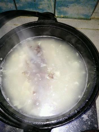 冬笋腊肉粥的做法图解2