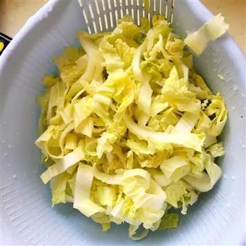砂锅白菜炖羊肝的做法步骤3