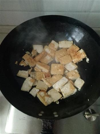 大蒜煎豆腐的做法图解2