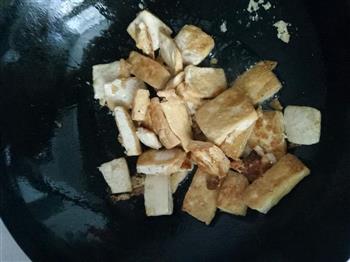 大蒜煎豆腐的做法步骤3
