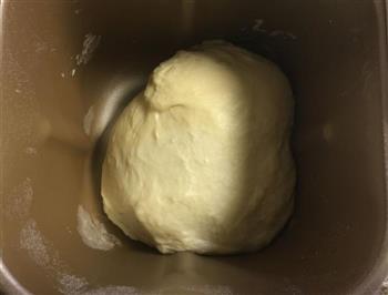 豆沙卷面包的做法步骤1