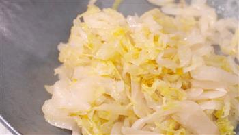酸菜汆白肉，酸爽解腻东北名菜的做法步骤5