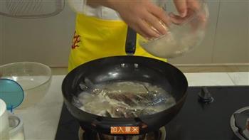 冬瓜薏米鲫鱼汤的做法步骤8