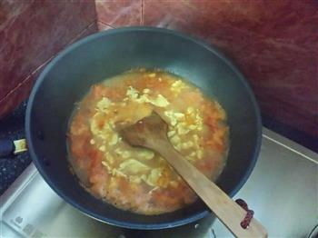 西红柿鸡蛋煮面条的做法图解3
