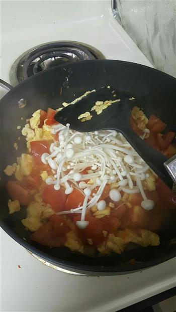 番茄金针菇炒鸡蛋的做法步骤9