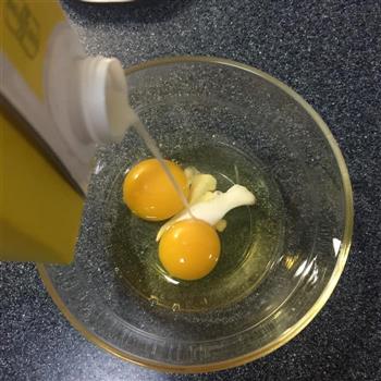 不加一滴油敲好吃的鸡蛋馒头的做法图解4