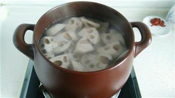 坤博砂锅莲藕排骨汤的做法图解5