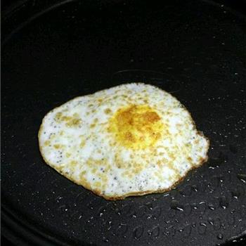 快手早餐-火腿鸡蛋三明治的做法步骤2