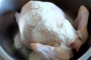砂锅版盐焗鸡的做法图解2