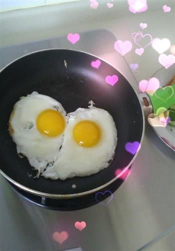 爱心煎蛋的做法步骤1