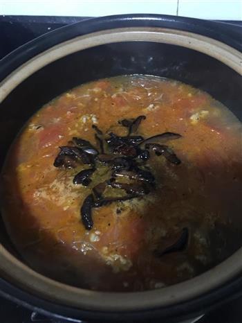 粉丝肉末香菇番茄汤的做法图解2