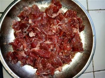 傣味酸笋炒牛肉的做法步骤1