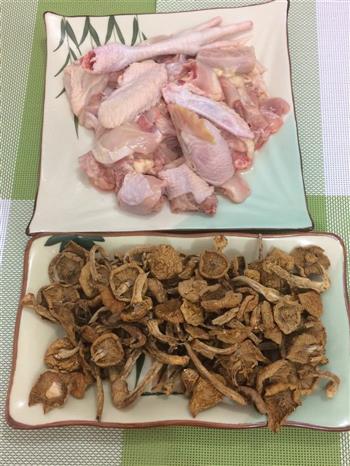 家常菜-小鸡炖蘑菇粉条的做法图解1