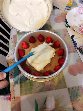 草莓芒果慕斯蛋糕的做法步骤2