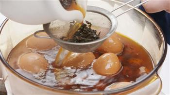 茶叶蛋，只用酱油茶叶煮出好味道的做法图解4