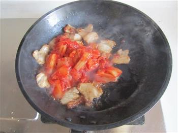 辣白菜炒五花肉的做法步骤4